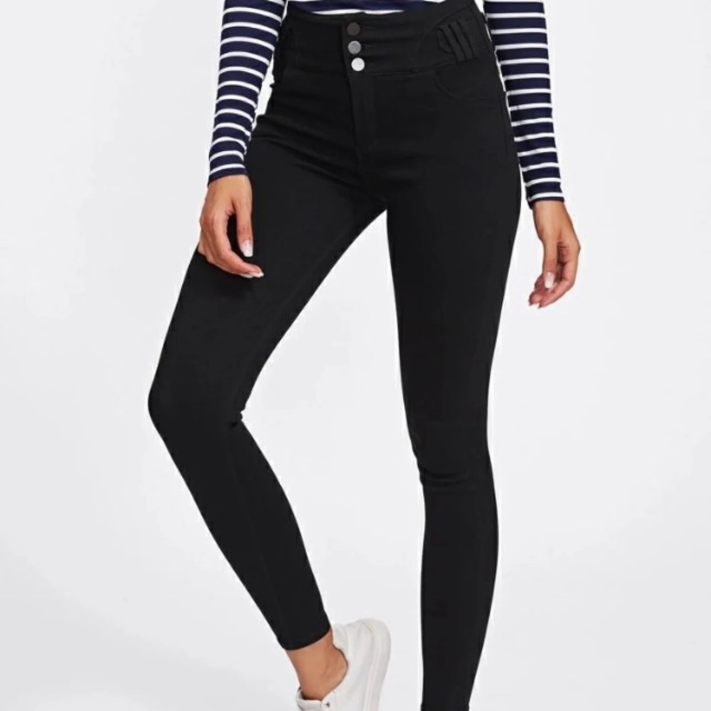 BRAND NEW Black Skinny Jeans